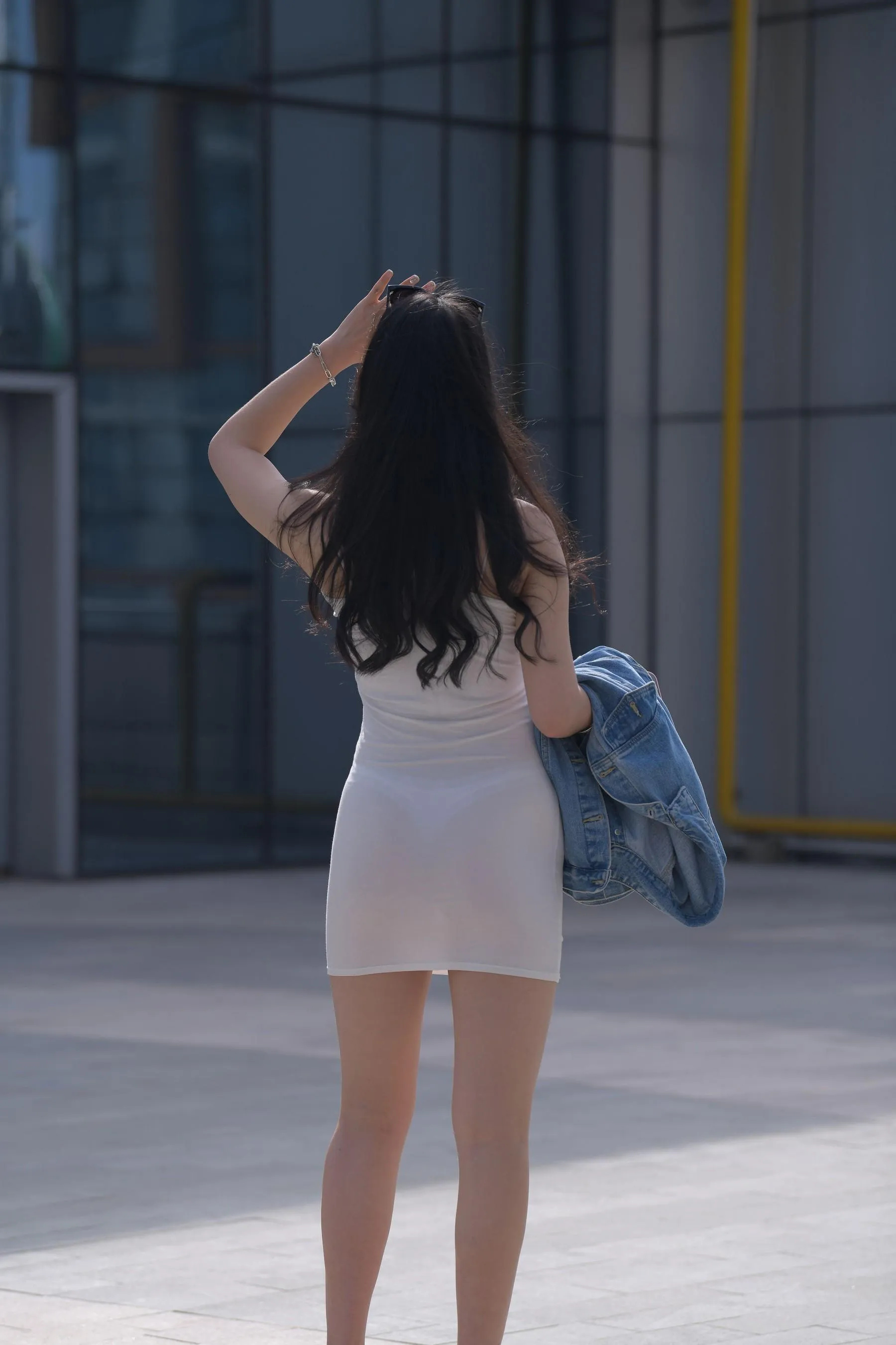 [魔镜街拍] NO.014 超性感白色包臀裙美女 [490P]插图9